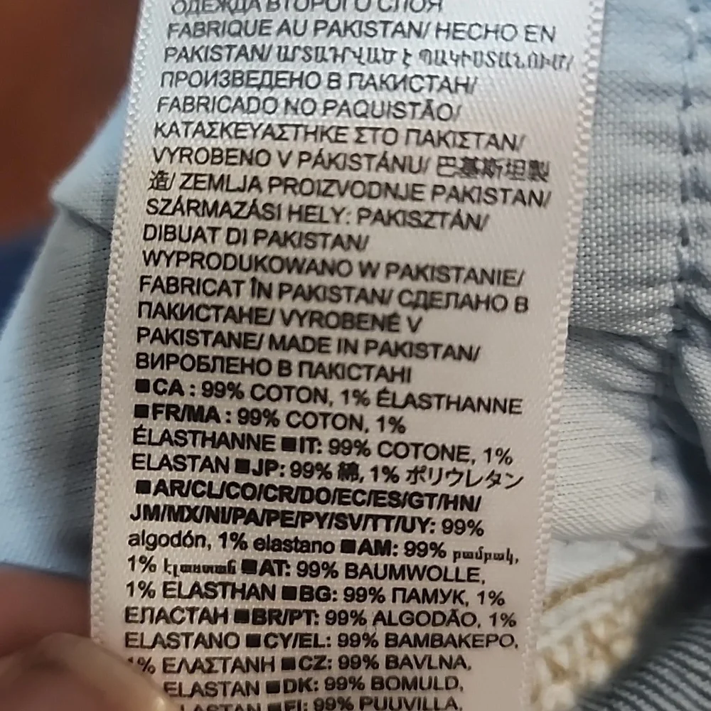 NWT Gap high rise cheeky straight jeans (Raw Hem)